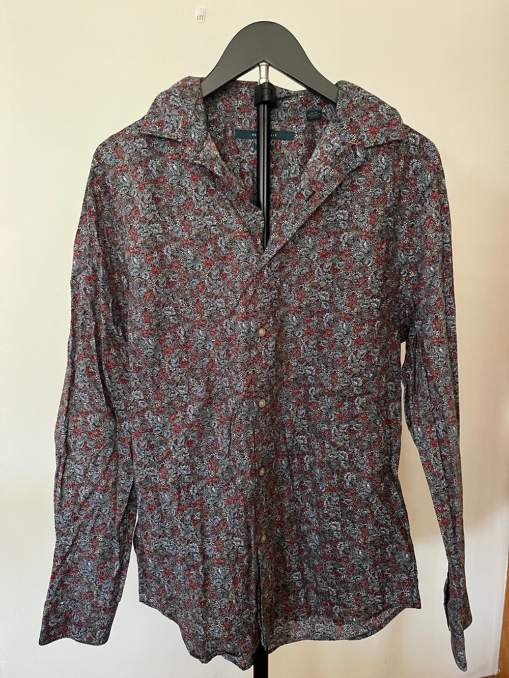 Perry Ellis Men's Floral Shirt Jacket in Red and Gray
